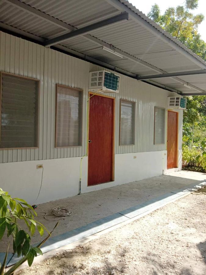 LR Hostel&Cafe Moalboal Buitenkant foto